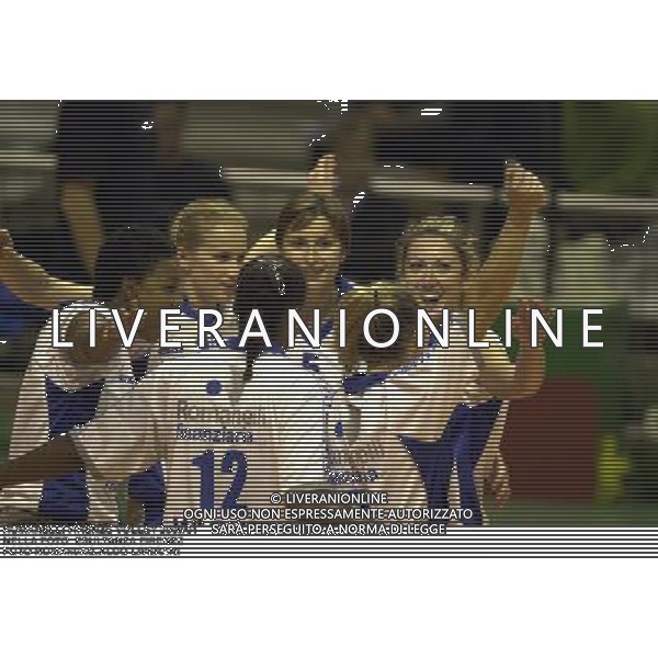 ROMANELLI FIRENZE VOLLEY 2000/01 NELLA FOTO ESULTANZA FIRENZE FOTO ROMANI/AG.ALDO LIVERANI