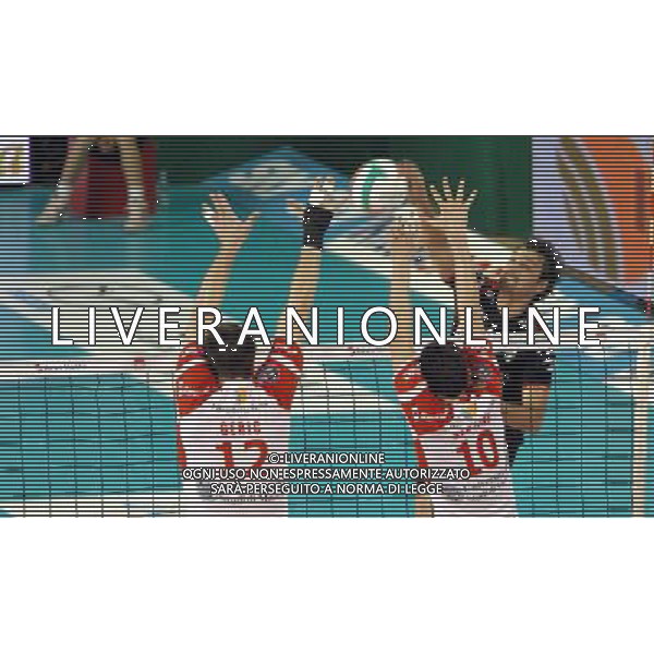 CAMPIONATO DI VOLLEY A1 MASCHILE 08/05/2006-FINALE SCUDETTO GARA1 LUBE MACERATA-SISLEY TREVISO NELLA FOTO:PAPI(SISLEY) PH.VITEZ/AG ALDO LIVERANI