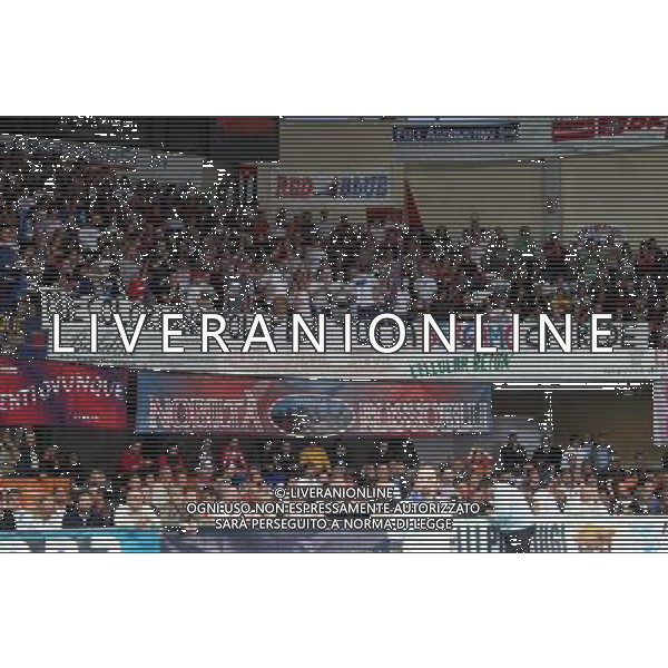 BERGAMO 10/05/2006 FOPPA PEDRETTI-MONTE SCHIAVO FINALE SCUDETTO PALLAVOLO FEMMINILE NELLA FOTO LO STRISCIONE AGENZIA ALDO LIVERANI
