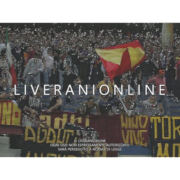 inter - roma finale ritorno coppa italia tim cup 11/05/2006 nella foto scontri tra i tifosi della roma ph luzzani/ag. aldo liverani