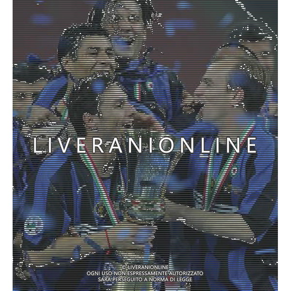 MILANO 11/5/2006 INTER-ROMA FINALE TIM CUP NELLA FOTO LA COPPA FOTO ANDRY/AG ALDO LIVERANI