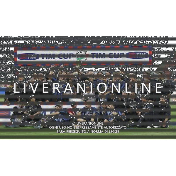 inter - roma finale ritorno coppa italia tim cup 11/05/2006 nella foto la squadra dell\' Inter vincitrice della coppa ph luzzani/ag. aldo liverani