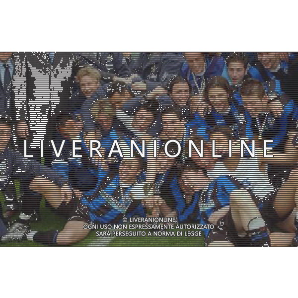 BERGAMO 02/04/2003 ATALANTA - LAZIO FINALE DI RITORNO DELLA COPPA ITALIA PRIMAVERA NELLA FOTO LA SQUADRA DELL\'ATALANTA VINCITRICE DELLA COPPA FOTO MARCO LUZZANI / AGENZIA ALDO LIVERANI