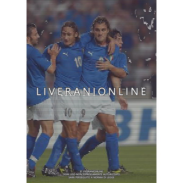 Stoccarda (ger) 20-08-03 Amichevole Germania - Italia Nazionale Calcio nella foto Del Piero Totti Francesco Vieri Christian e Camoranesi Mauro esultano dopo il gol* foto marco luzzani/Ag. Aldo Liverani s.a.s.