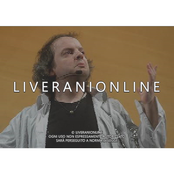 MILANO 16-5-06 TEATRO CIAK SPETTACOLO DI DADO \'SUONO, CANTO, RECITO... E BALLICCHIO\' NELLA FOTO : DADO PH: CAPRA/LIVERANI