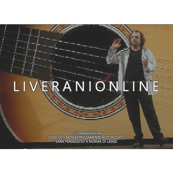 MILANO 16-5-06 TEATRO CIAK SPETTACOLO DI DADO \'SUONO, CANTO, RECITO... E BALLICCHIO\' NELLA FOTO : DADO PH: CAPRA/LIVERANI