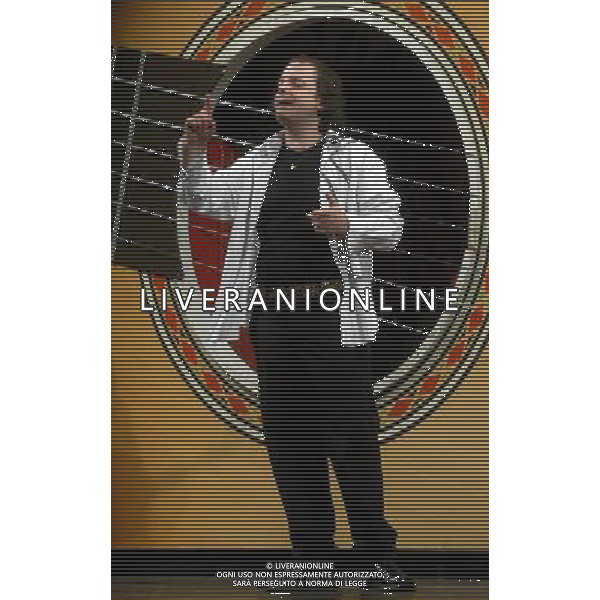 MILANO 16-5-06 TEATRO CIAK SPETTACOLO DI DADO \'SUONO, CANTO, RECITO... E BALLICCHIO\' NELLA FOTO : DADO PH: CAPRA/LIVERANI