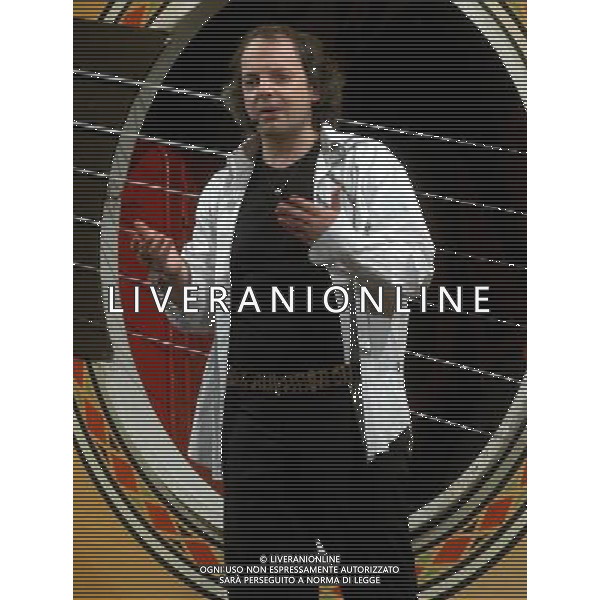 MILANO 16-5-06 TEATRO CIAK SPETTACOLO DI DADO \'SUONO, CANTO, RECITO... E BALLICCHIO\' NELLA FOTO : DADO PH: CAPRA/LIVERANI