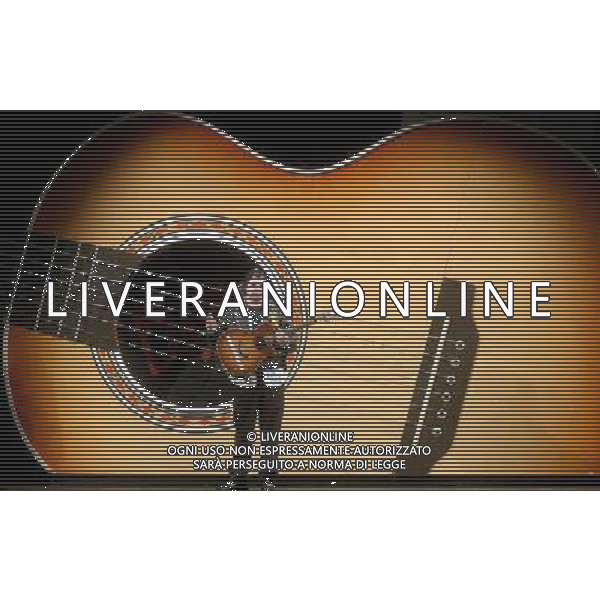 MILANO 16-5-06 TEATRO CIAK SPETTACOLO DI DADO \'SUONO, CANTO, RECITO... E BALLICCHIO\' NELLA FOTO : DADO PH: CAPRA/LIVERANI