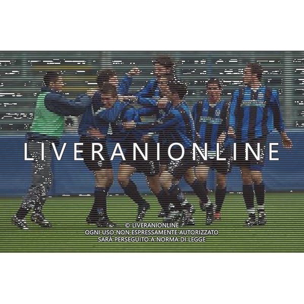 BERGAMO 02/04/2003 ATALANTA - LAZIO FINALE DI RITORNO DELLA COPPA ITALIA PRIMAVERA NELLA FOTO CANINI ABBRACCIATO DOPO IL GOL FOTO MARCO LUZZANI / AGENZIA ALDO LIVERANI