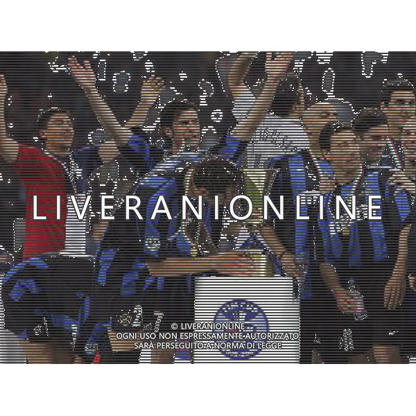 Milano 11/05/2006 Finale Coppa Italia TIM 2005/06 inter-roma nella foto inter con coppa italia ph marco luzzani/ag aldo liverani s.a.s.