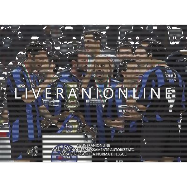 Milano 11/05/2006 Finale Coppa Italia TIM 2005/06 inter-roma nella foto inter con coppa italia ph marco luzzani/ag aldo liverani s.a.s.