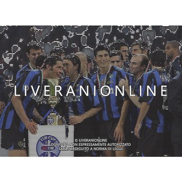 Milano 11/05/2006 Finale Coppa Italia TIM 2005/06 inter-roma nella foto inter con coppa italia ph marco luzzani/ag aldo liverani s.a.s.