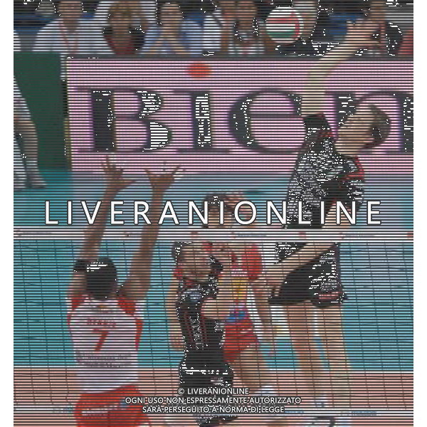 CAMPIONATO DI VOLLEY A1 MASCHILE 21/05/2006-FINALE SCUDETTO GARA5 LUBE MACERATA-SISLEY TREVISO NELLA FOTO: ENDRES PH VITEZ/ag ALDO LIVERANI 