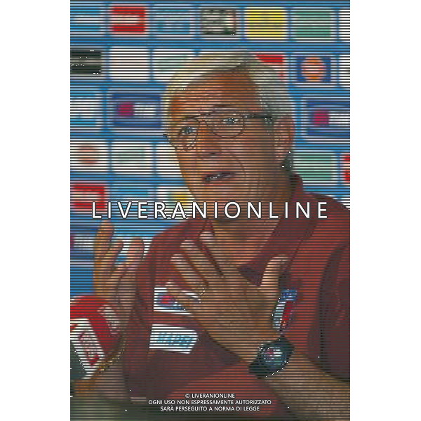 Coverciano (Fi) 22/05/2006 Raduno della Nazionale Italiana di Calcio nella foto marcello lippi in conferenza stampa ph gianni nucci/ag. aldo liverani