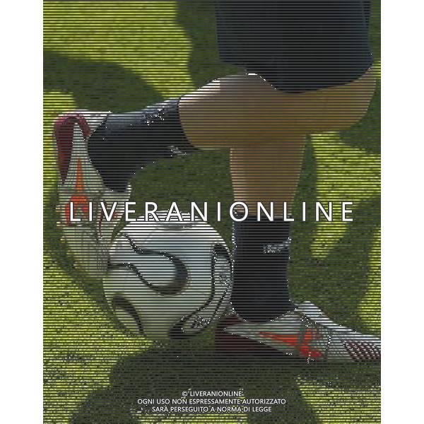 Coverciano (Fi) 24/05/2006 allenamento della Nazionale Italiana di Calcio in ritiro nella foto le scarpe di francesco totti ph gianni nucci/ag. aldo liverani