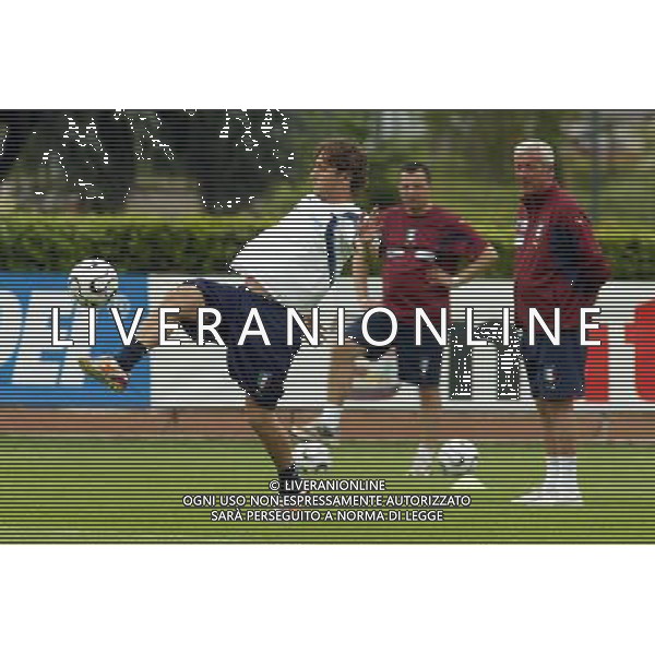 Coverciano (Fi) 24/05/2006 allenamento della Nazionale Italiana di Calcio in ritiro nella foto marcello lippi con francesco totti ph gianni nucci/ag. aldo liverani