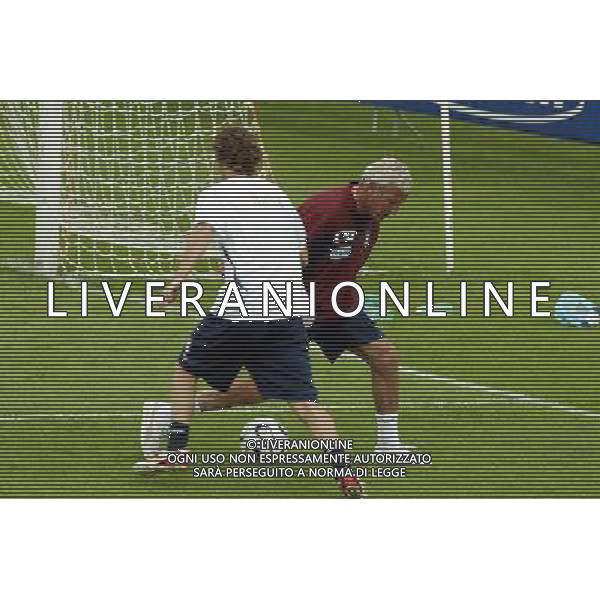 Coverciano (Fi) 24/05/2006 allenamento della Nazionale Italiana di Calcio in ritiro nella foto marcello lippi con francesco totti ph gianni nucci/ag. aldo liverani