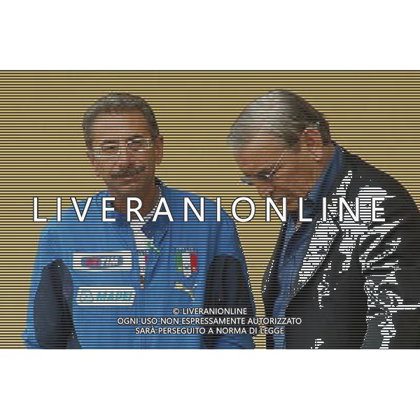 Coverciano (Fi) 24/05/2006 allenamento della Nazionale Italiana di Calcio in ritiro nella foto il medico enrico castellacci con gigi riva ph gianni nucci/ag. aldo liverani