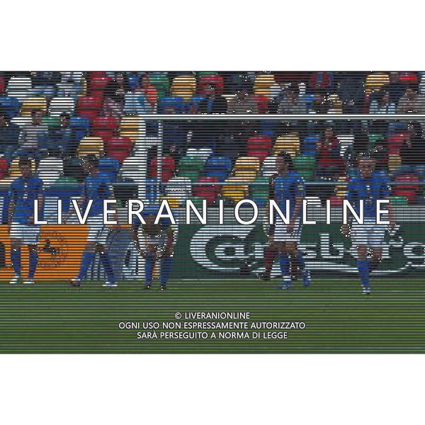 ITALIA - DANIMARCA 24/05/2006 EUROPEI UNDER 21 AVEIDO-PORTOGALLO NELLA FOTO: LA DELUSIONE DEI GIOCATORI ITALIANI DOPO IL GOL DEL 1-1 DI WURTZ PH BELLINI/AG. ALDO LIVERANI