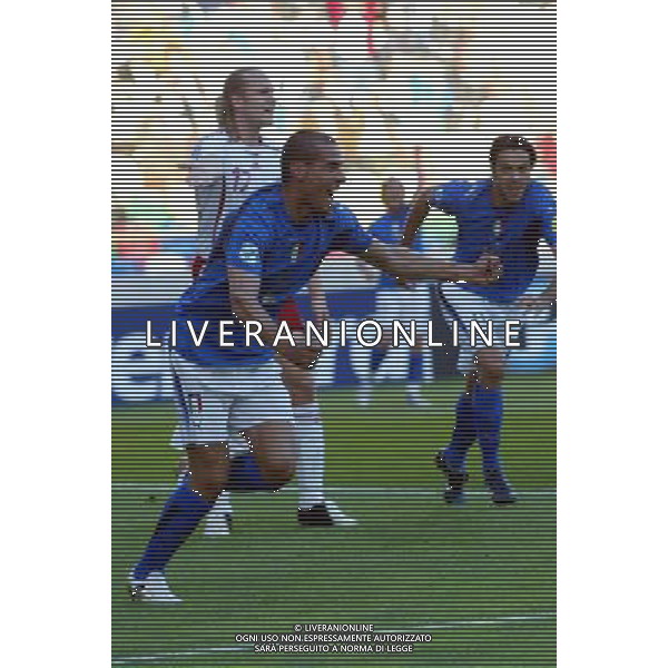 ITALIA - DANIMARCA 24/05/2006 EUROPEI UNDER 21 AVEIDO-PORTOGALLO NELLA FOTO: ESULTANZA DOPO IL GOL DEL 1-0 DI POTENZA PH BELLINI/AG. ALDO LIVERANI