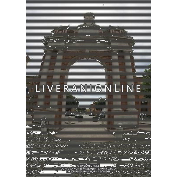 SANTARCANGELO DI ROMAGNA 25/05/2006 NELLA FOTO L\'ARCO DI PIAZZA LORENZO GANGANELLI AGENZIA ALDO LIVERANI