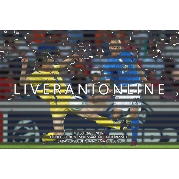 AGUEDA (PORTOGALLO) 26 MAGGIO 2006 ITALIA-UCRAINA EUROPEI UNDER 21 NELLA FOTO: ROSINA CON ROMANCHUK FOTO BELLINI / AG. ALDO LIVERANI