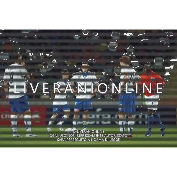 ITALIA - OLANDA EUROPEI UNDER 21 29/05/2006 AVEIRO PORTOGALLO NELLA FOTO: LA DELUSIONE DI ROLANDO BIANCHI, PASQUALE FOGGIA, GIAMPAOLO PAZZINI E BIONDINI DOPO IL GOL DI DE RIDDER PH BELLINI/AG. ALDO LIVERANI