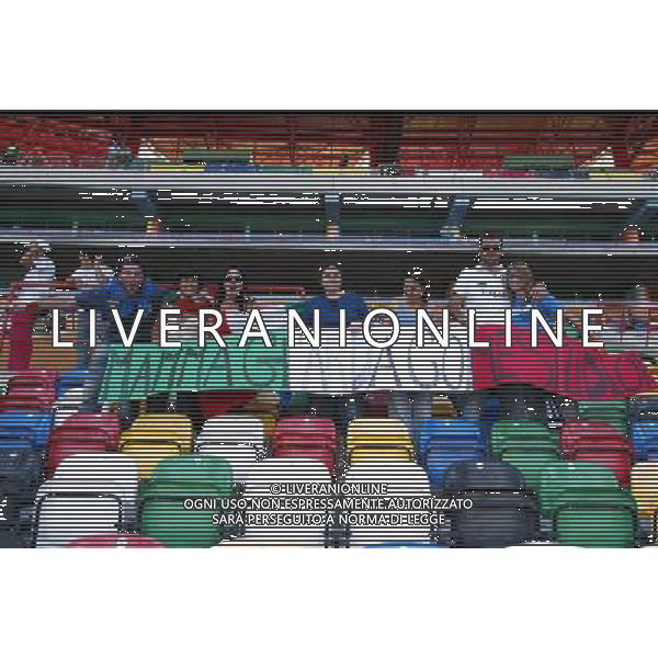 ITALIA - OLANDA EUROPEI UNDER 21 29/05/2006 AVEIRO PORTOGALLO NELLA FOTO: STRISCIONE DEI TIFOSI ITALIANI PH BELLINI/AG. ALDO LIVERANI