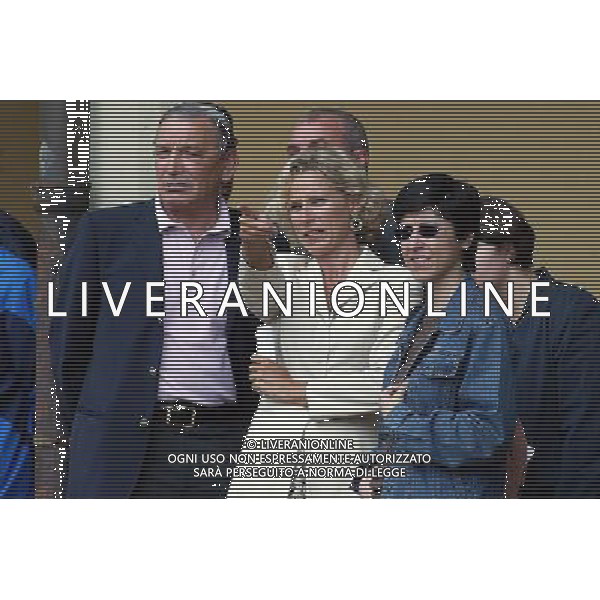 Ritiro della Nazionale Italiana a Coverciano 30/05/2006 nella foto il nuovo ministro dello sport Giovanna Melandri con Gigi Riva ph gianni nucci/ag. aldo liverani