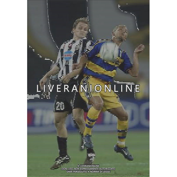 TRIPOLI 25/08/2002 SUPERCOPPA ITALIANA JUVENTUS-PARMA NELLA FOTO HIDETOSHI NAKATA-DAVIDE BAIOCCO FOTO BAGNAI-ALDO LIVERANI