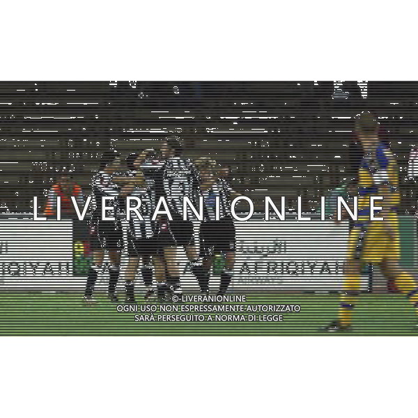 TRIPOLI 25/08/2002 SUPERCOPPA ITALIANA JUVENTUS-PARMA NELLA FOTO ABBRACCI JUVENTUS FOTO BAGNAI-ALDO LIVERANI