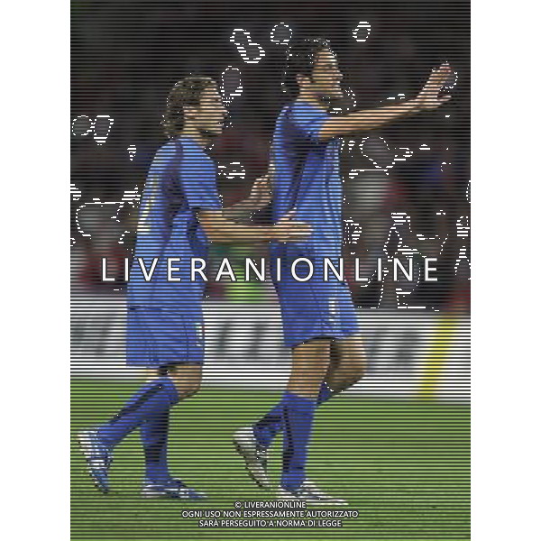 Ginevra 31/05/2006 Svizzera-Italia nella foto: Francesco Totti-Luca Toni foto Luzzani/Ag.aldo Liverani