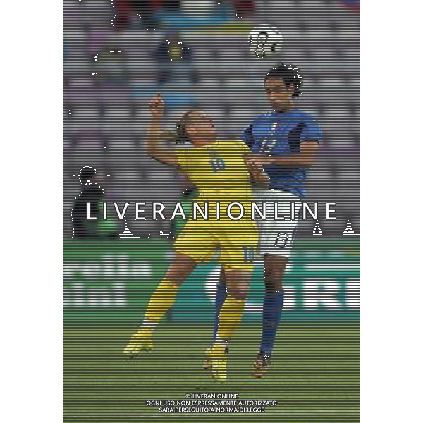 LOSANNA 2 GIUGNO 2006 ITALIA - UCRAINA AMICHEVOLE NELLA FOTO: nesta e vorovin FOTO LUZZANI / AG. ALDO LIVERANI