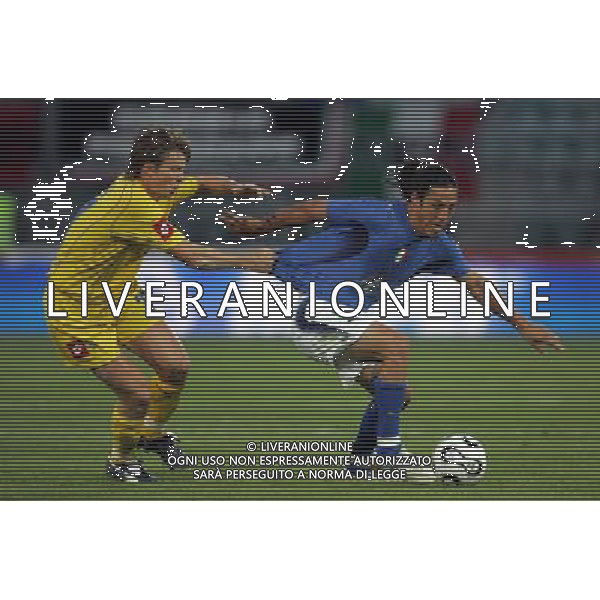 LOSANNA 2 GIUGNO 2006 ITALIA - UCRAINA AMICHEVOLE NELLA FOTO: camoranesi e rotan FOTO LUZZANI / AG. ALDO LIVERANI