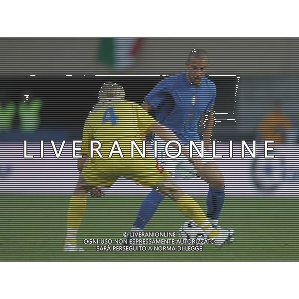 Losanna (CH) 02/06/2006 italia-ucraina 0:0 nella foto del piero e tymoshchyuk ph marco luzzani/ag aldo liverani s.a.s.