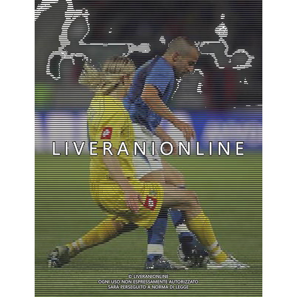 Losanna (CH) 02/06/2006 italia-ucraina 0:0 nella foto del piero e tymoshchyuk ph marco luzzani/ag aldo liverani s.a.s.