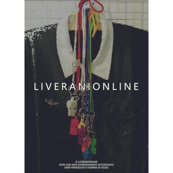 Divise degli Arbitri di Calcio con fischietti colorati ph archivio ag. aldo liverani