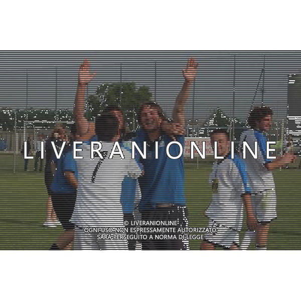 PAGAZZANO BERGAMO FINALE BERETTI JUNIORES ATALANTA INTER 10/06/2006 NELLA FOTO ATALANTA FESTEGGIA LO SCUDETTO AGENZIA ALDO LIVERANI