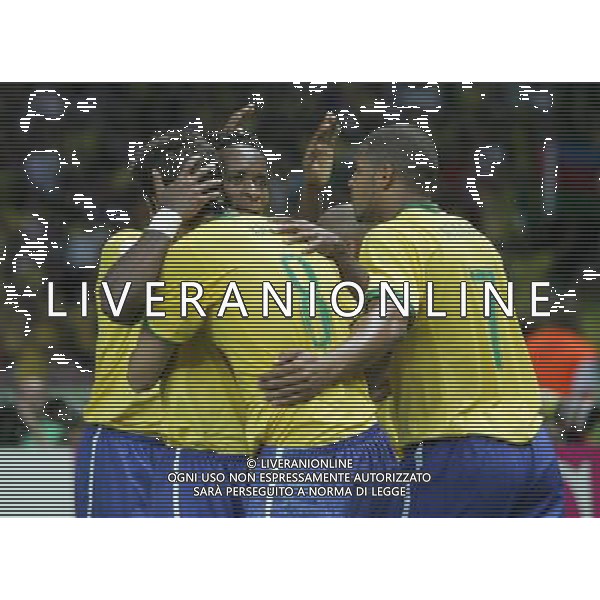 Berlino (ger) 13-06-2006 World Cup Germany 2006 brasile-croazia 1 : 0 nella foto kaka esulta con i compagni dopo il gol ph marco luzzani/ag aldo liverani s.a.s.