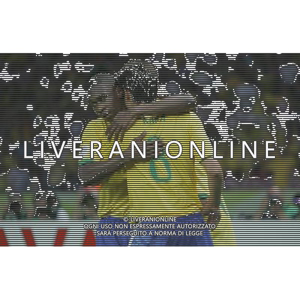Berlino (ger) 13-06-2006 World Cup Germany 2006 brasile-croazia 1 : 0 nella foto kaka esulta con i compagni dopo il gol ph marco luzzani/ag aldo liverani s.a.s.