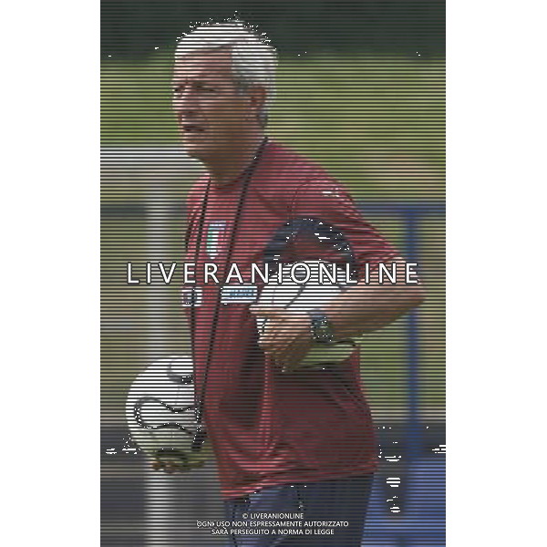 Duisburg 14 giugno 2006 Allenamento della nazionale italiana presso il centro sportivo MSV Duisburg nella foto: Lippi Marcello foto Andry / Ag. Aldo Liverani