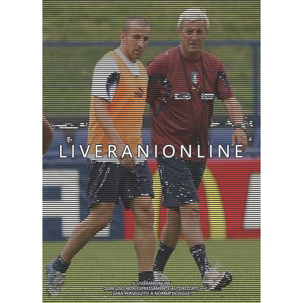 Duisburg 14 giugno 2006 Allenamento della nazionale italiana presso il centro sportivo MSV Duisburg nella foto: Lippi Marcello e Del Piero Alessandro foto Andry / Ag. Aldo Liverani
