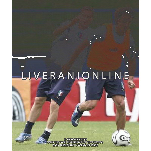 Duisburg 14 giugno 2006 Allenamento della nazionale italiana presso il centro sportivo MSV Duisburg nella foto: Gilardino Alberto e Totti Francesco foto Andry / Ag. Aldo Liverani
