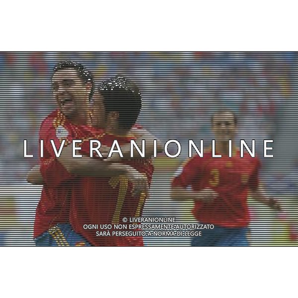 Lipsia (GER) 14-06-2006 World Cup Germany 2006 spagna-ucraina 4:0 nella foto xavi e garcia esultano ph Marco Luzzani/ag aldo liverani s.a.s.