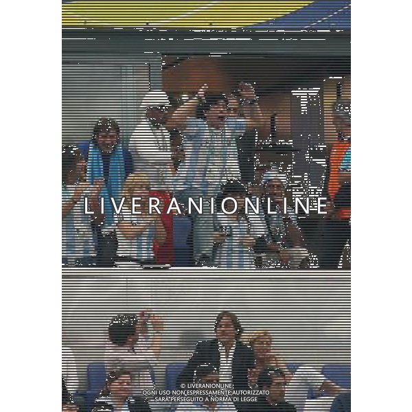 Argentina - Serbia Montenegro Mondiali Germania 16/06/06 nella foto l\'esultanza di diego armando MARADONA con la figlia ed ex moglie in tribuna copyright by firo sportphoto/Ag. Aldo Liverani Only Italy