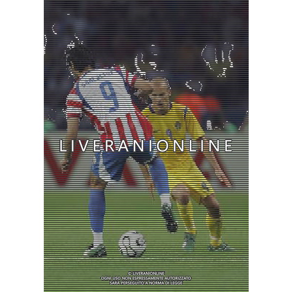 Berlino 1/06/2006 World Cup Germany 2006 svezia-paraguay nella foto ljungberg e santa cruz ph marco luzzani/aga aldo liverani s.a.s.