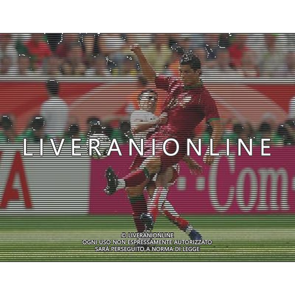 Portogallo - Iran mondiali germania 17/06/2006 nella fotot Cristiano Ronaldo con Hossein Kaab copyright by firo sportphoto/ag. aldo liverani ONLY ITALY