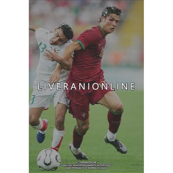Portogallo - Iran Mondiali Germania 17/06/2006 nella foto Cristiano Ronaldo con Hossein Kaabi copyright by firo sportphoto/ag. aldo liverani Only Italy
