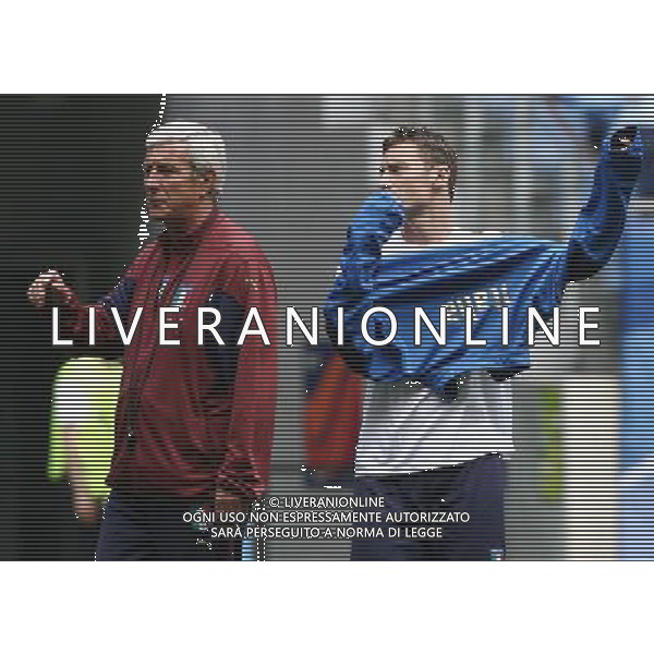 Hamburg 21 giugno 2006 Allenamento ufficiale della nazionale italiana presso il Fifa World Cup Stadium di Hamburg nella foto: Lippi Marcello e Totti Francesco foto Andry / Ag. Aldo Liverani